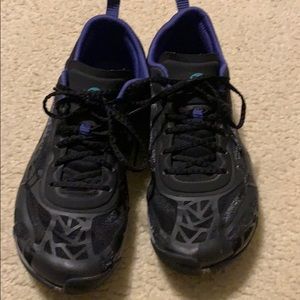 Merrell black performance athletic shoe